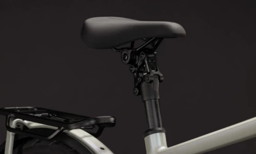 Bicicleta eléctrica Cube Kathmandu Hybrid Deluxe EXC 800 glintsand´n´black Barra alta – detalle 4 | Ebike.es