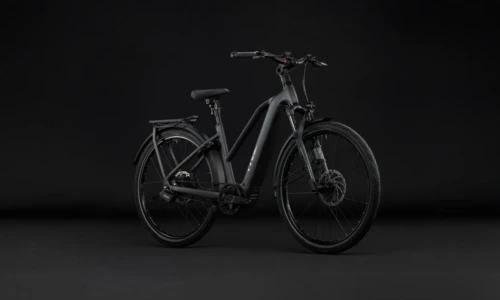 Bicicleta eléctrica Cube Kathmandu Hybrid Deluxe EXC 800 stealthgrey´n´grey Cuadro semiabierto – vista frontal | Ebike.es