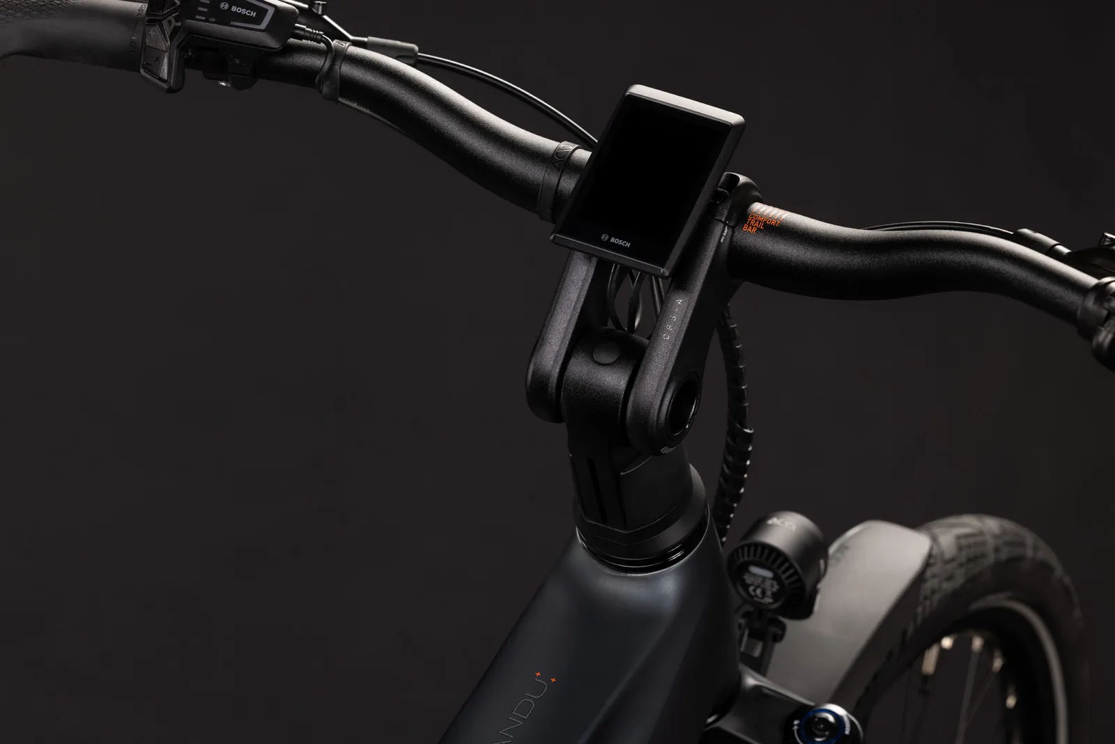 Cube Kathmandu Hybrid Deluxe EXC 800 Wh stealthgrey´n´grey – Bicicleta Eléctrica Trekking 2027 Barra alta ebike.es Gran tienda de bicicletas eléctricas en España 4 Bicicleta eléctrica Cube Kathmandu Hybrid Deluxe EXC 800 stealthgrey´n´grey Barra alta – detalle 2 | Ebike.es