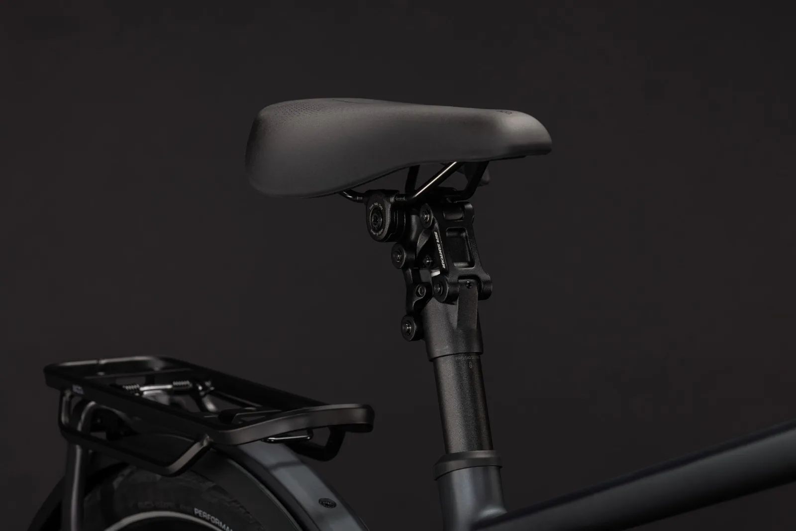 Cube Kathmandu Hybrid Deluxe EXC 800 Wh stealthgrey´n´grey – Bicicleta Eléctrica Trekking 2027 Barra alta ebike.es Gran tienda de bicicletas eléctricas en España 6 Bicicleta eléctrica Cube Kathmandu Hybrid Deluxe EXC 800 stealthgrey´n´grey Barra alta – detalle 4 | Ebike.es