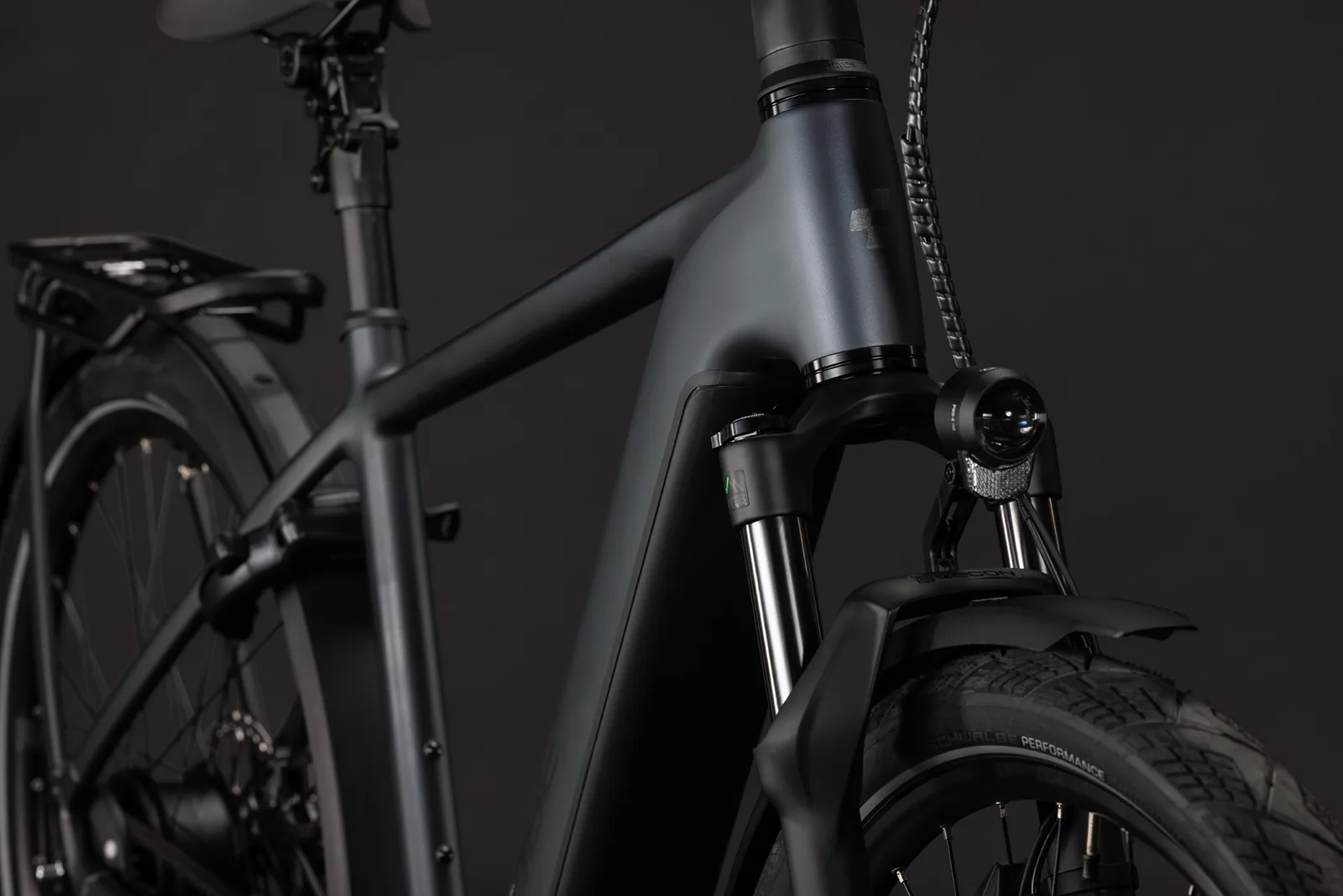 Cube Kathmandu Hybrid Deluxe EXC 800 Wh stealthgrey´n´grey – Bicicleta Eléctrica Trekking 2027 Barra alta ebike.es Gran tienda de bicicletas eléctricas en España 7 Bicicleta eléctrica Cube Kathmandu Hybrid Deluxe EXC 800 stealthgrey´n´grey Barra alta – detalle 5 | Ebike.es