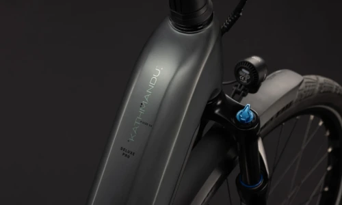Bicicleta eléctrica Cube Kathmandu Hybrid Deluxe Pro 800 blackforest´n´chrome Cuadro abierto – detalle 1 | Ebike.es