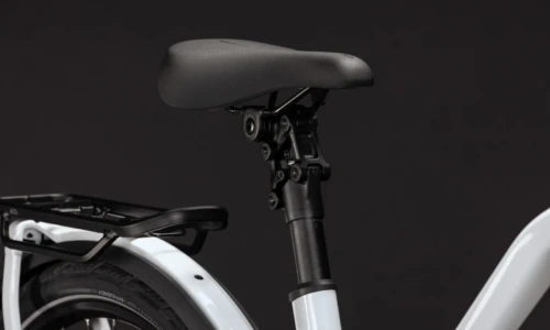 Bicicleta eléctrica Cube Kathmandu Hybrid Deluxe Pro 800 metallicwhite´n´chrome Cuadro semiabierto – detalle 4 | Ebike.es