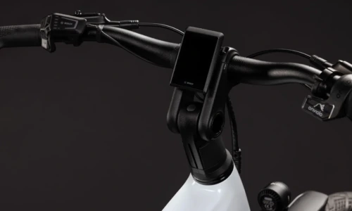 Bicicleta eléctrica Cube Kathmandu Hybrid Deluxe Pro 800 metallicwhite´n´chrome Barra alta – detalle 2 | Ebike.es