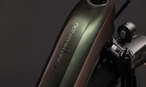Bicicleta eléctrica Cube Kathmandu Hybrid EXC 800 stellar´n´chrome Cuadro abierto – detalle 2 | Ebike.es