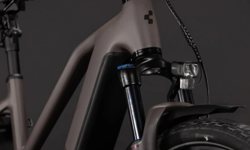 Bicicleta eléctrica Cube Kathmandu Hybrid ONE 800 cedar´n´chrome Cuadro semiabierto – detalle 4 | Ebike.es