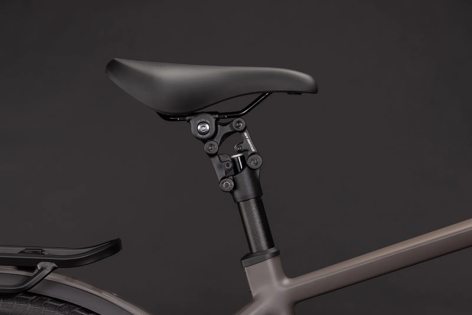 Cube Kathmandu Hybrid ONE 800 Wh cedar´n´chrome – Bicicleta Eléctrica Trekking 2027 Barra alta ebike.es Gran tienda de bicicletas eléctricas en España 5 Bicicleta eléctrica Cube Kathmandu Hybrid ONE 800 cedar´n´chrome Barra alta – detalle 3 | Ebike.es