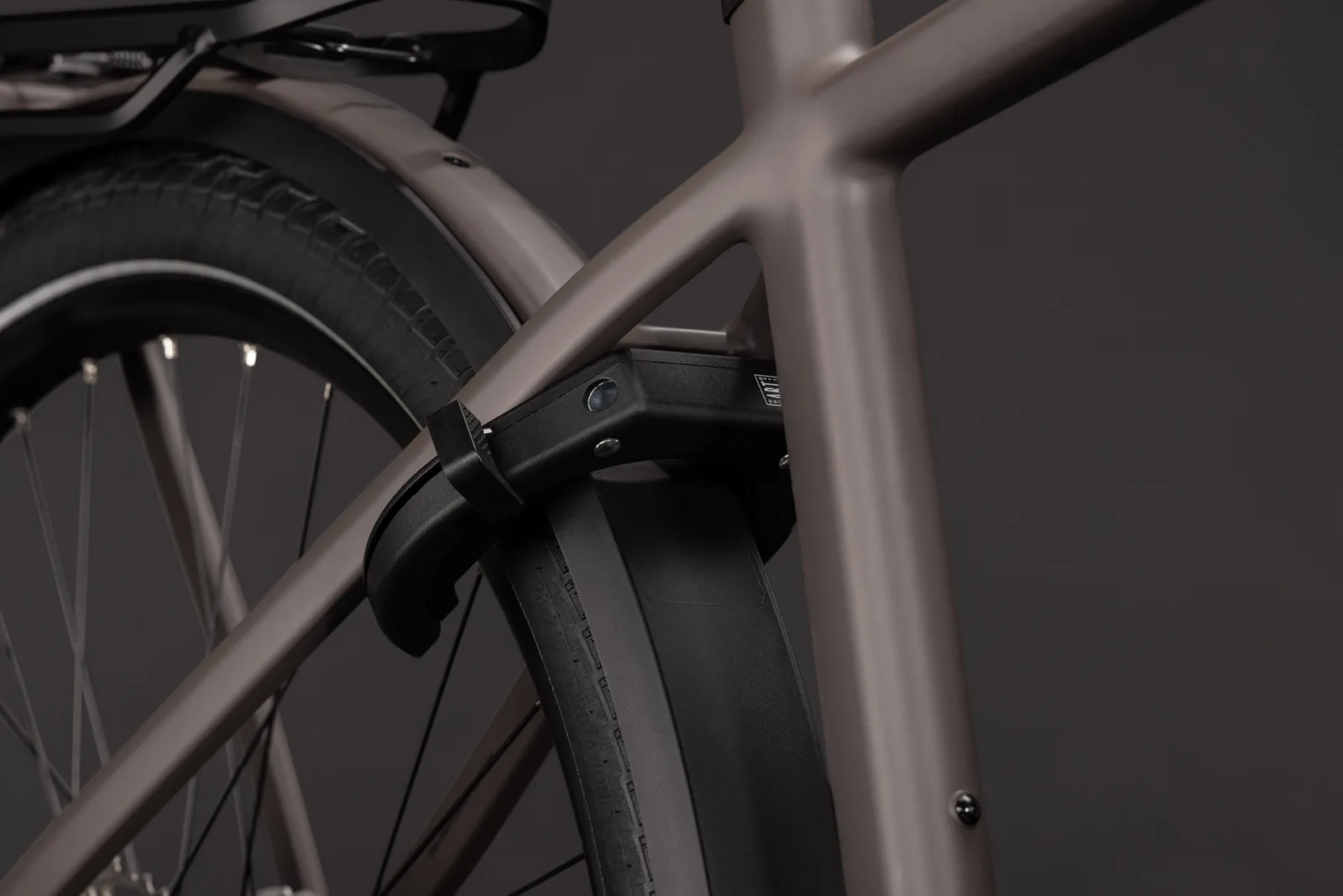 Cube Kathmandu Hybrid ONE 800 Wh cedar´n´chrome – Bicicleta Eléctrica Trekking 2027 Barra alta ebike.es Gran tienda de bicicletas eléctricas en España 7 Bicicleta eléctrica Cube Kathmandu Hybrid ONE 800 cedar´n´chrome Barra alta – detalle 5 | Ebike.es