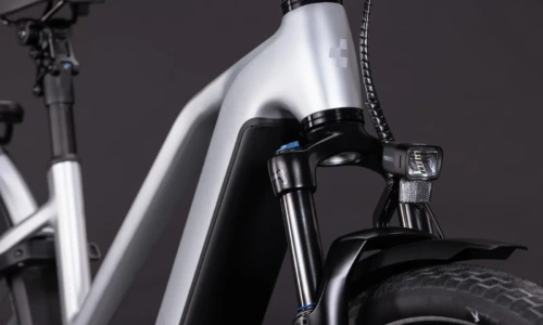 Bicicleta eléctrica Cube Kathmandu Hybrid ONE 800 silverstar´n´reflex Cuadro semiabierto – detalle 5 | Ebike.es