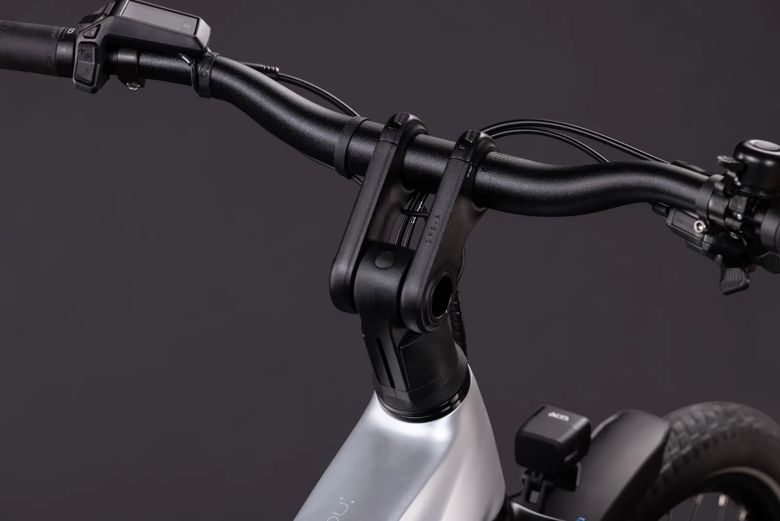 Cube Kathmandu Hybrid ONE 800 Wh silverstar´n´reflex – Bicicleta Eléctrica Trekking 2027 Barra alta ebike.es Gran tienda de bicicletas eléctricas en España 3 Bicicleta eléctrica Cube Kathmandu Hybrid ONE 800 silverstar´n´reflex Barra alta – detalle 1 | Ebike.es