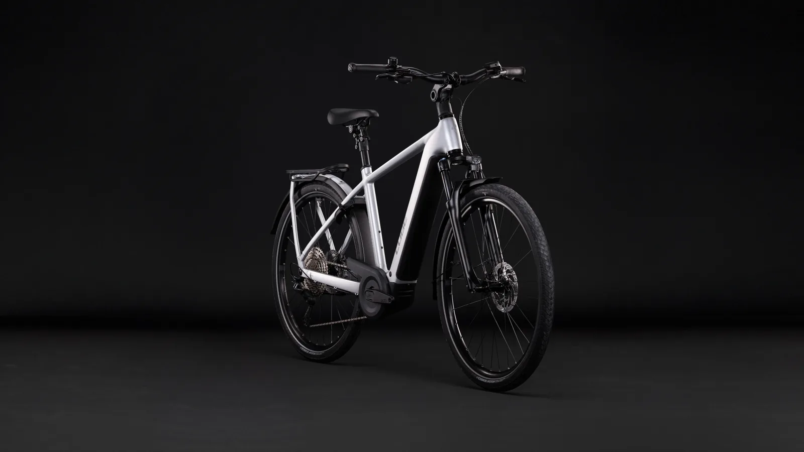 Cube Kathmandu Hybrid ONE 800 Wh silverstar´n´reflex – Bicicleta Eléctrica Trekking 2027 Barra alta ebike.es Gran tienda de bicicletas eléctricas en España 2 Bicicleta eléctrica Cube Kathmandu Hybrid ONE 800 silverstar´n´reflex Barra alta – vista frontal | Ebike.es