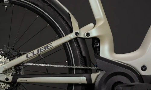 Cube Kathmandu Hybrid ONE11 HPC SLT 800 Wh glintsand´n´oatgrey – Bicicleta Eléctrica Trekking 2027 Cuadro abierto ebike.es Gran tienda de bicicletas eléctricas en España 13 Bicicleta eléctrica Cube Kathmandu Hybrid ONE11 HPC SLT 800 glintsand´n´oatgrey Cuadro abierto – detalle 3 | Ebike.es