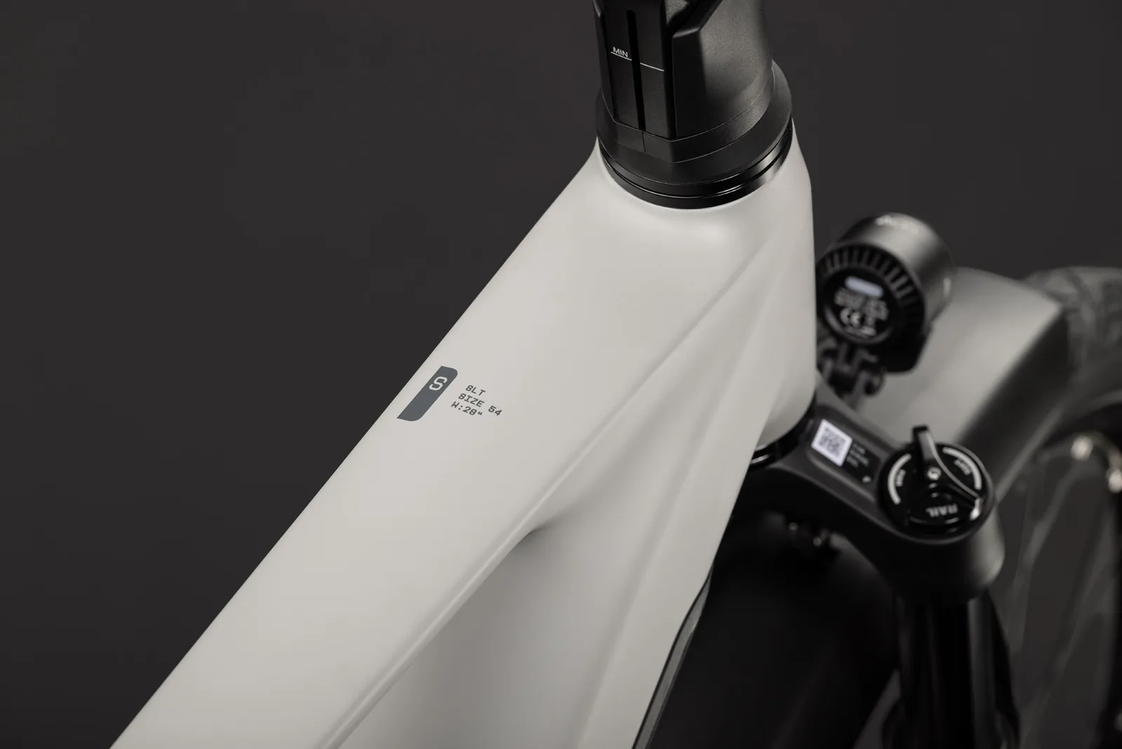 Cube Kathmandu Hybrid ONE11 HPC SLT 800 Wh glintsand´n´oatgrey – Bicicleta Eléctrica Trekking 2027 Barra alta ebike.es Gran tienda de bicicletas eléctricas en España 8 Bicicleta eléctrica Cube Kathmandu Hybrid ONE11 HPC SLT 800 glintsand´n´oatgrey Barra alta – detalle 6 | Ebike.es