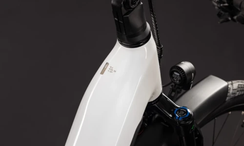 Bicicleta eléctrica Cube Kathmandu Hybrid ONE11 HPC SLX 800 metallicwhite´n´prizm Cuadro abierto – detalle 2 | Ebike.es