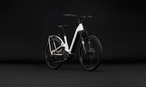 Bicicleta eléctrica Cube Kathmandu Hybrid ONE11 HPC SLX 800 metallicwhite´n´prizm Cuadro abierto – vista frontal | Ebike.es