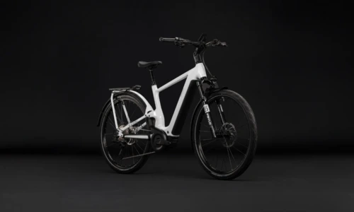 Bicicleta eléctrica Cube Kathmandu Hybrid ONE11 HPC SLX 800 metallicwhite´n´prizm Barra alta – vista frontal | Ebike.es