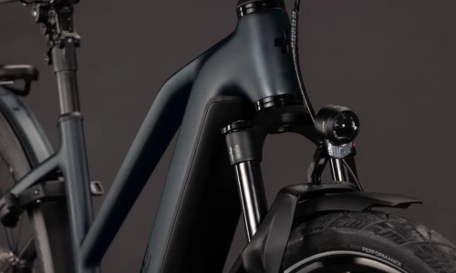 Bicicleta eléctrica Cube Kathmandu Hybrid Pro 800 coal´n´black Cuadro semiabierto – detalle 4 | Ebike.es