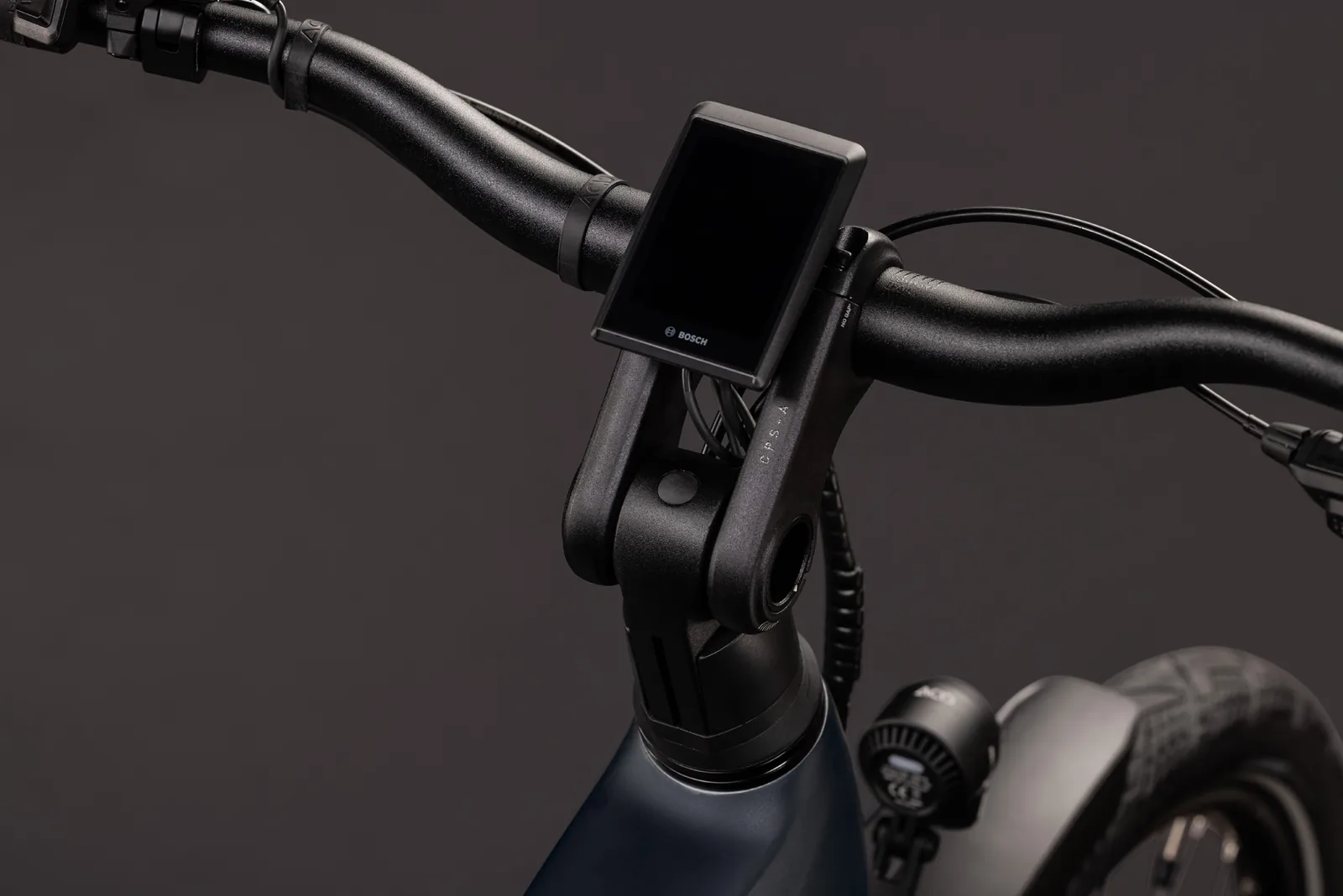 Cube Kathmandu Hybrid Pro 800 Wh coal´n´black – Bicicleta Eléctrica Trekking 2027 Barra alta ebike.es Gran tienda de bicicletas eléctricas en España 4 Bicicleta eléctrica Cube Kathmandu Hybrid Pro 800 coal´n´black Barra alta – detalle 2 | Ebike.es