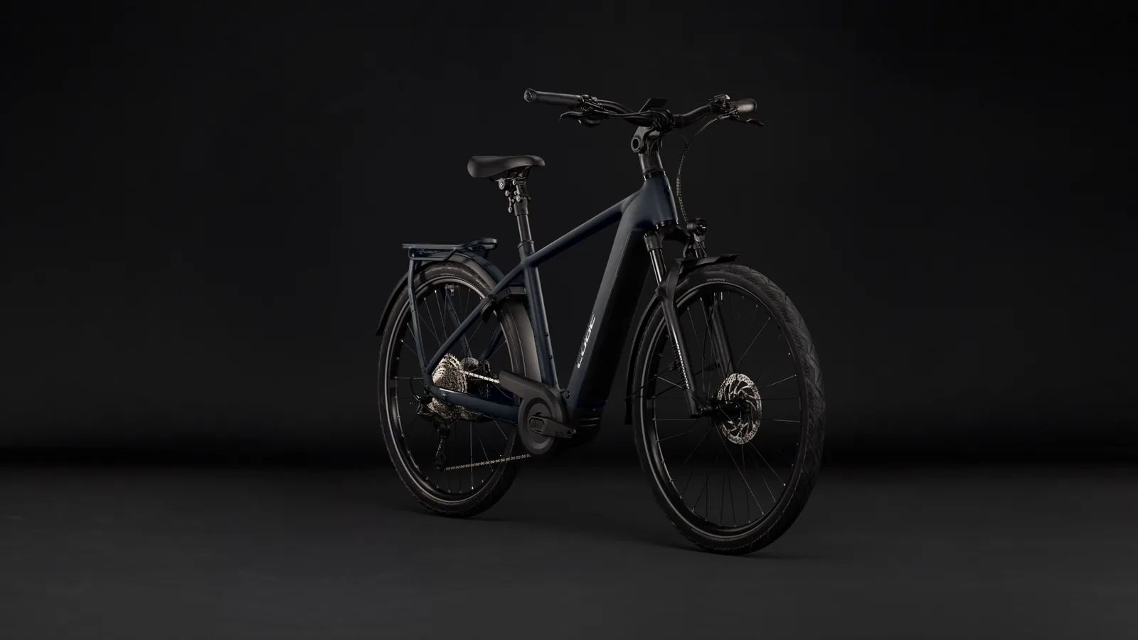 Cube Kathmandu Hybrid Pro 800 Wh coal´n´black – Bicicleta Eléctrica Trekking 2027 Barra alta ebike.es Gran tienda de bicicletas eléctricas en España 2 Bicicleta eléctrica Cube Kathmandu Hybrid Pro 800 coal´n´black Barra alta – vista frontal | Ebike.es
