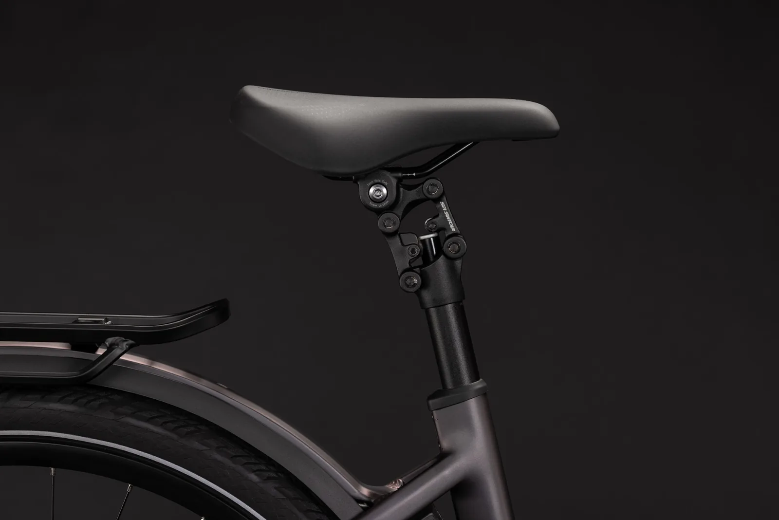 Cube Kathmandu Hybrid SLT 800 Wh mysticgraphite´n´reflex – Bicicleta Eléctrica Trekking 2027 Cuadro abierto ebike.es Gran tienda de bicicletas eléctricas en España 6 Bicicleta eléctrica Cube Kathmandu Hybrid SLT 800 mysticgraphite´n´reflex Cuadro abierto – detalle 4 | Ebike.es