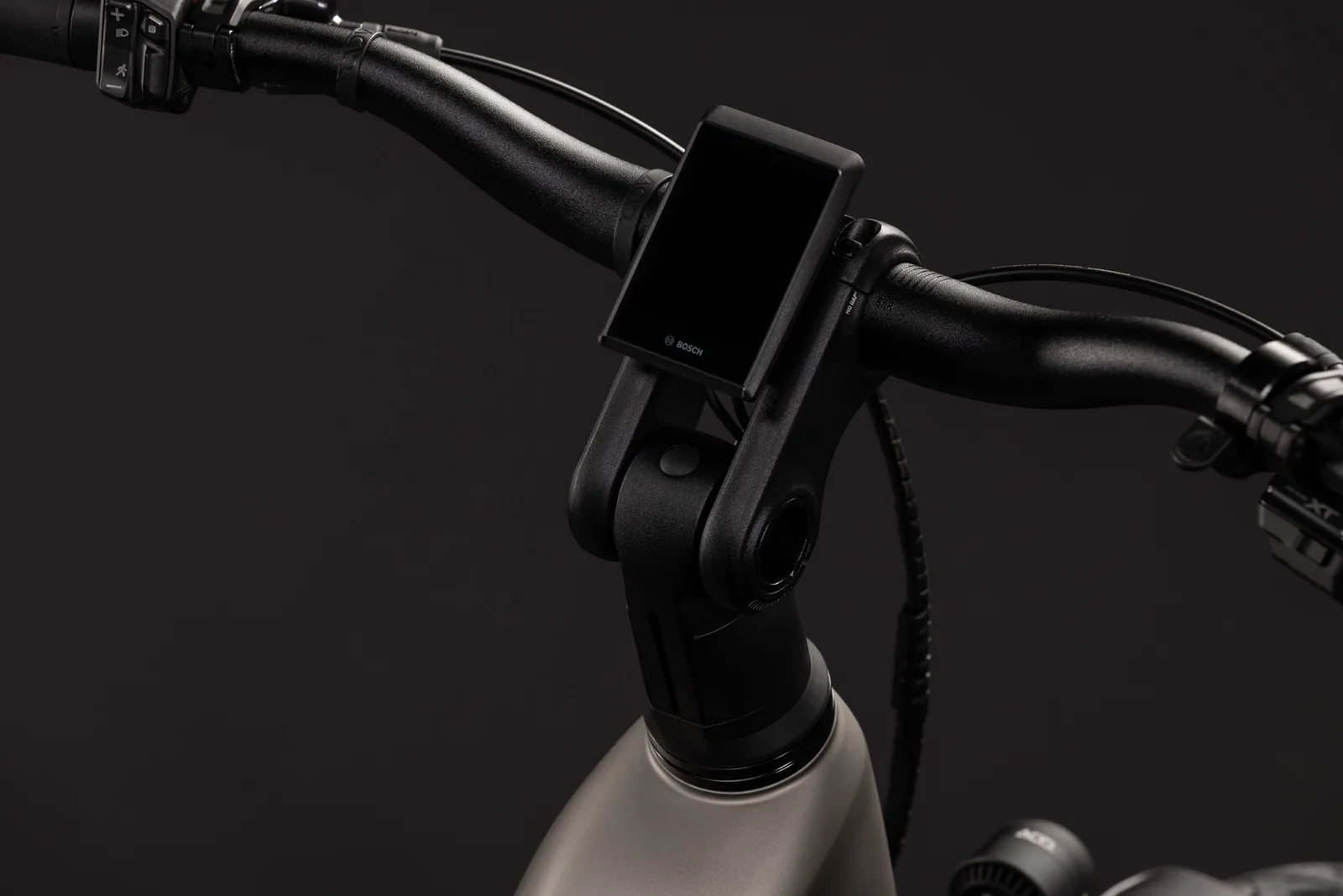 Cube Kathmandu Hybrid SLX 800 Wh flashstone´n´chrome – Bicicleta Eléctrica Trekking 2027 Cuadro abierto ebike.es Gran tienda de bicicletas eléctricas en España 4 Bicicleta eléctrica Cube Kathmandu Hybrid SLX 800 flashstone´n´chrome Cuadro abierto – detalle 2 | Ebike.es