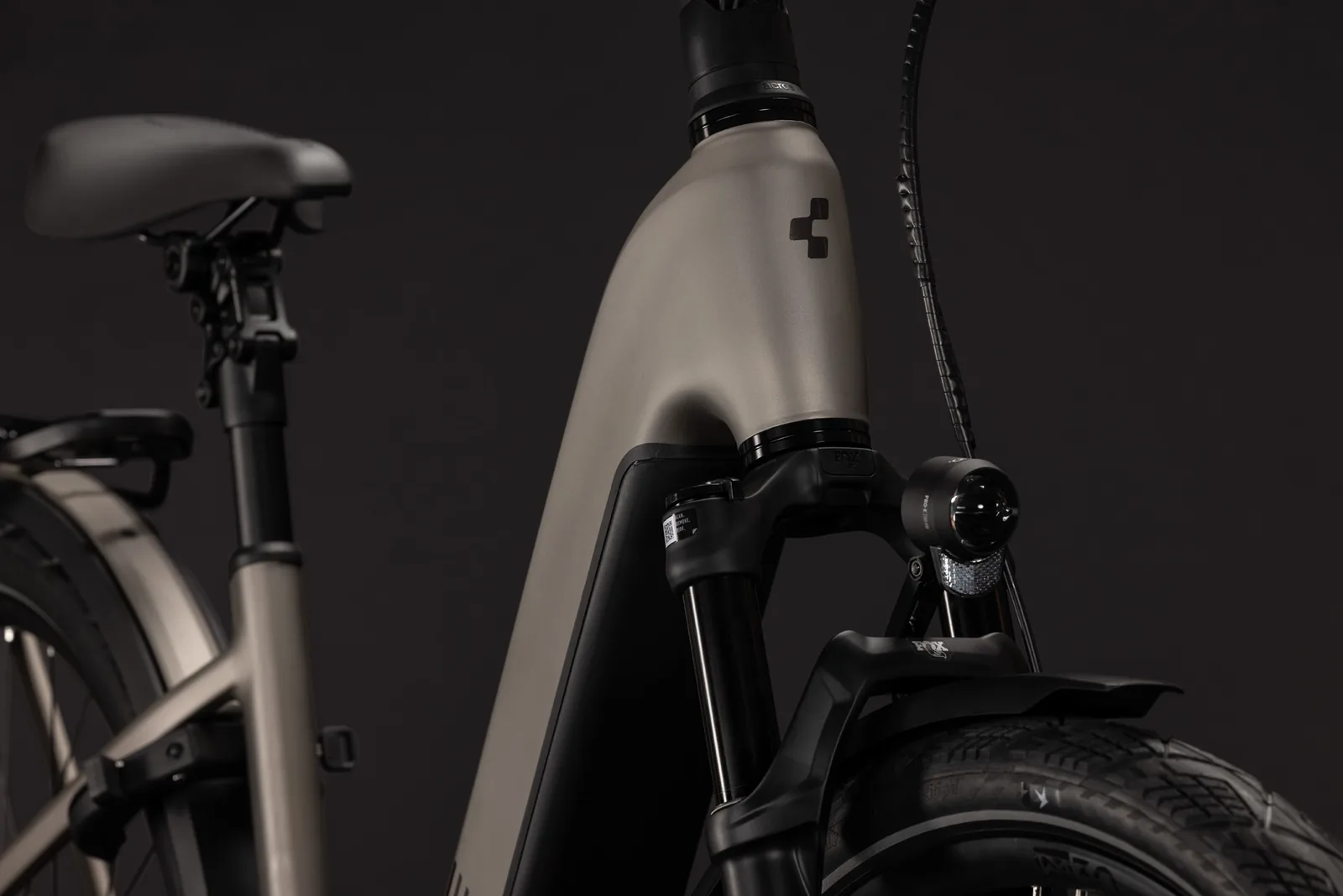 Cube Kathmandu Hybrid SLX 800 Wh flashstone´n´chrome – Bicicleta Eléctrica Trekking 2027 Cuadro abierto ebike.es Gran tienda de bicicletas eléctricas en España 7 Bicicleta eléctrica Cube Kathmandu Hybrid SLX 800 flashstone´n´chrome Cuadro abierto – detalle 5 | Ebike.es
