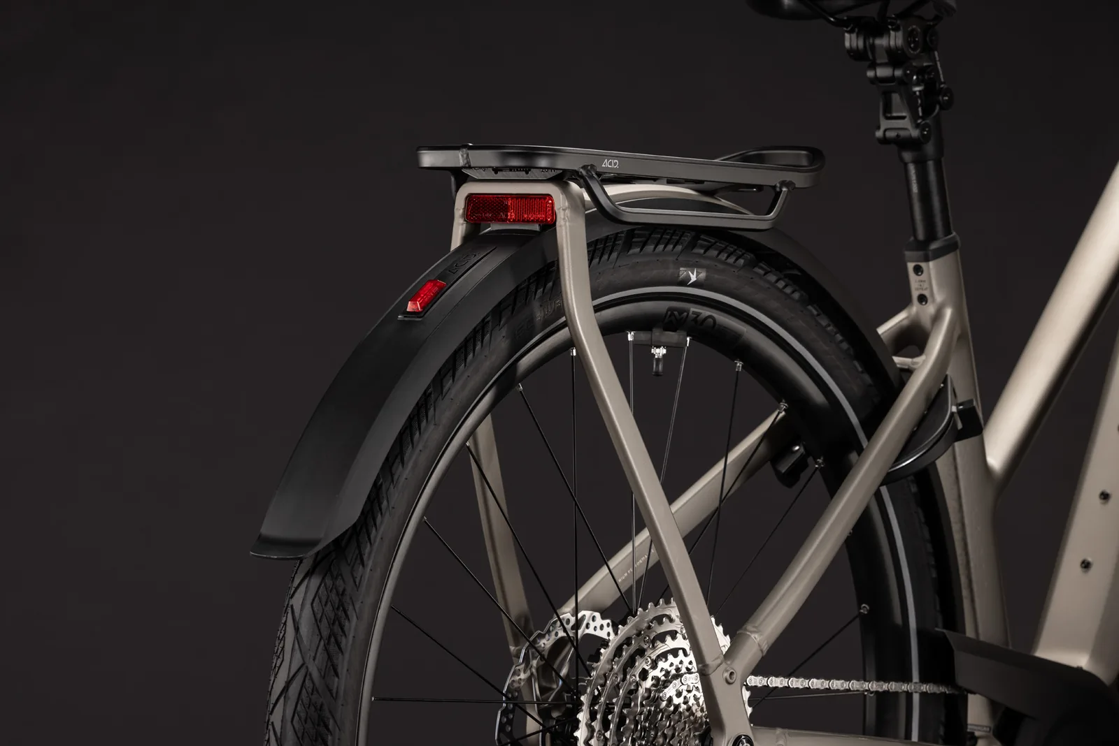 Cube Kathmandu Hybrid SLX 800 Wh flashstone´n´chrome – Bicicleta Eléctrica Trekking 2027 Cuadro semiabierto ebike.es Gran tienda de bicicletas eléctricas en España 5 Bicicleta eléctrica Cube Kathmandu Hybrid SLX 800 flashstone´n´chrome Cuadro semiabierto – detalle 3 | Ebike.es