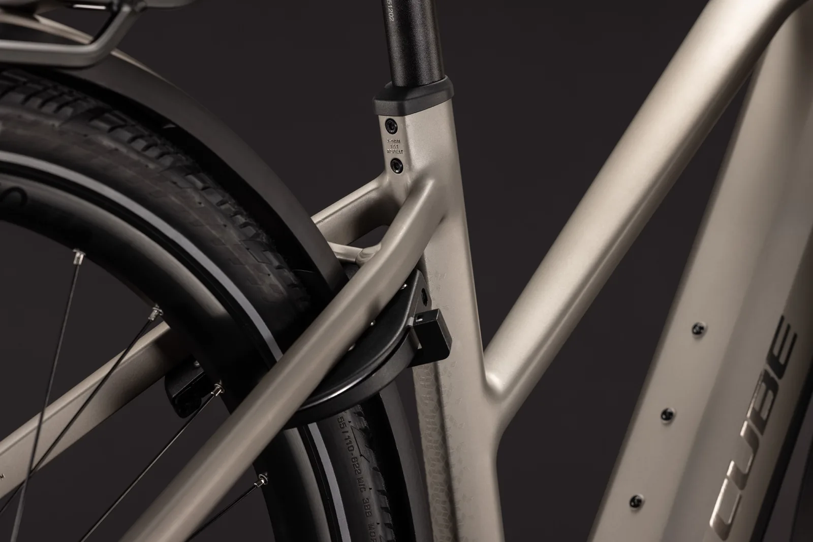 Cube Kathmandu Hybrid SLX 800 Wh flashstone´n´chrome – Bicicleta Eléctrica Trekking 2027 Cuadro semiabierto ebike.es Gran tienda de bicicletas eléctricas en España 6 Bicicleta eléctrica Cube Kathmandu Hybrid SLX 800 flashstone´n´chrome Cuadro semiabierto – detalle 4 | Ebike.es