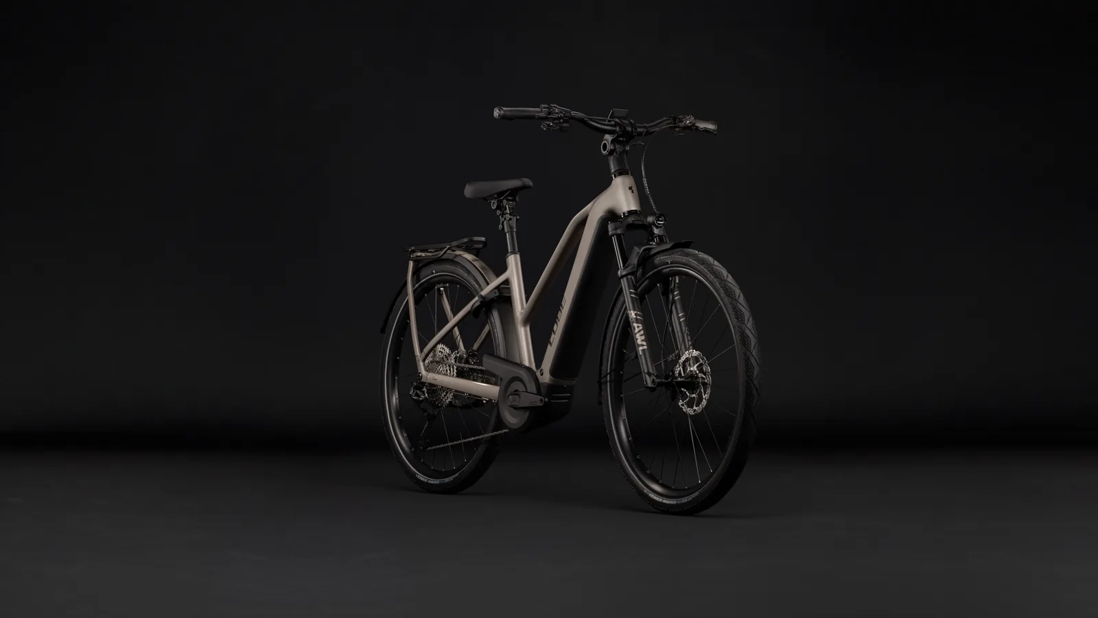 Cube Kathmandu Hybrid SLX 800 Wh flashstone´n´chrome – Bicicleta Eléctrica Trekking 2027 Cuadro semiabierto ebike.es Gran tienda de bicicletas eléctricas en España 2 Bicicleta eléctrica Cube Kathmandu Hybrid SLX 800 flashstone´n´chrome Cuadro semiabierto – vista frontal | Ebike.es