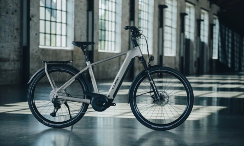 Bicicleta eléctrica Cube Kathmandu Hybrid SLX 800 flashstone´n´chrome Barra alta – vista en exterior | Ebike.es