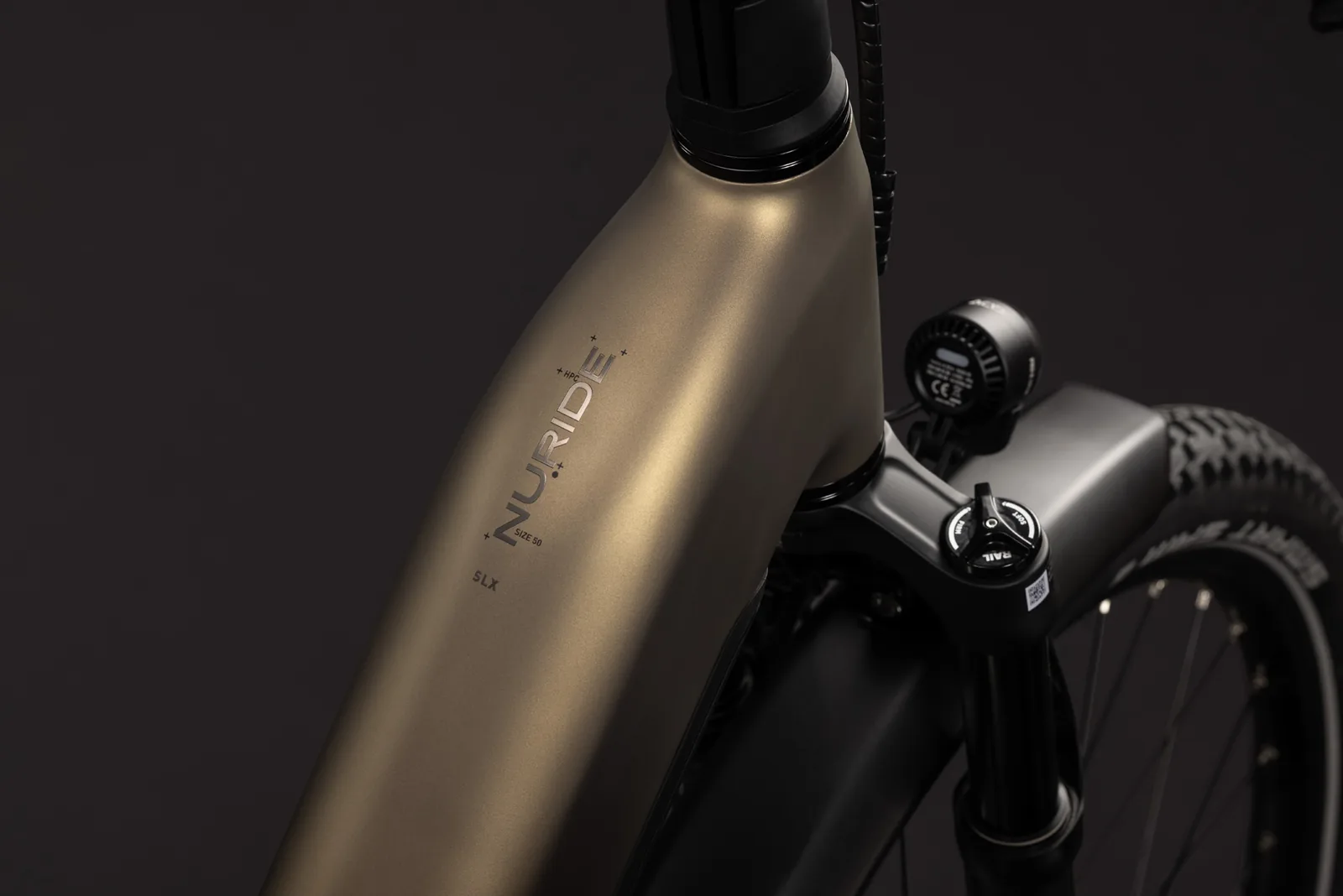 Cube Nuride Hybrid ONE11 HPC SLX 800 Wh goldenbrown´n´black – Bicicleta Eléctrica Trekking 2027 Cuadro abierto ebike.es Gran tienda de bicicletas eléctricas en España 3 Bicicleta eléctrica Cube Nuride Hybrid ONE11 HPC SLX 800 goldenbrown´n´black Cuadro abierto – detalle 1 | Ebike.es