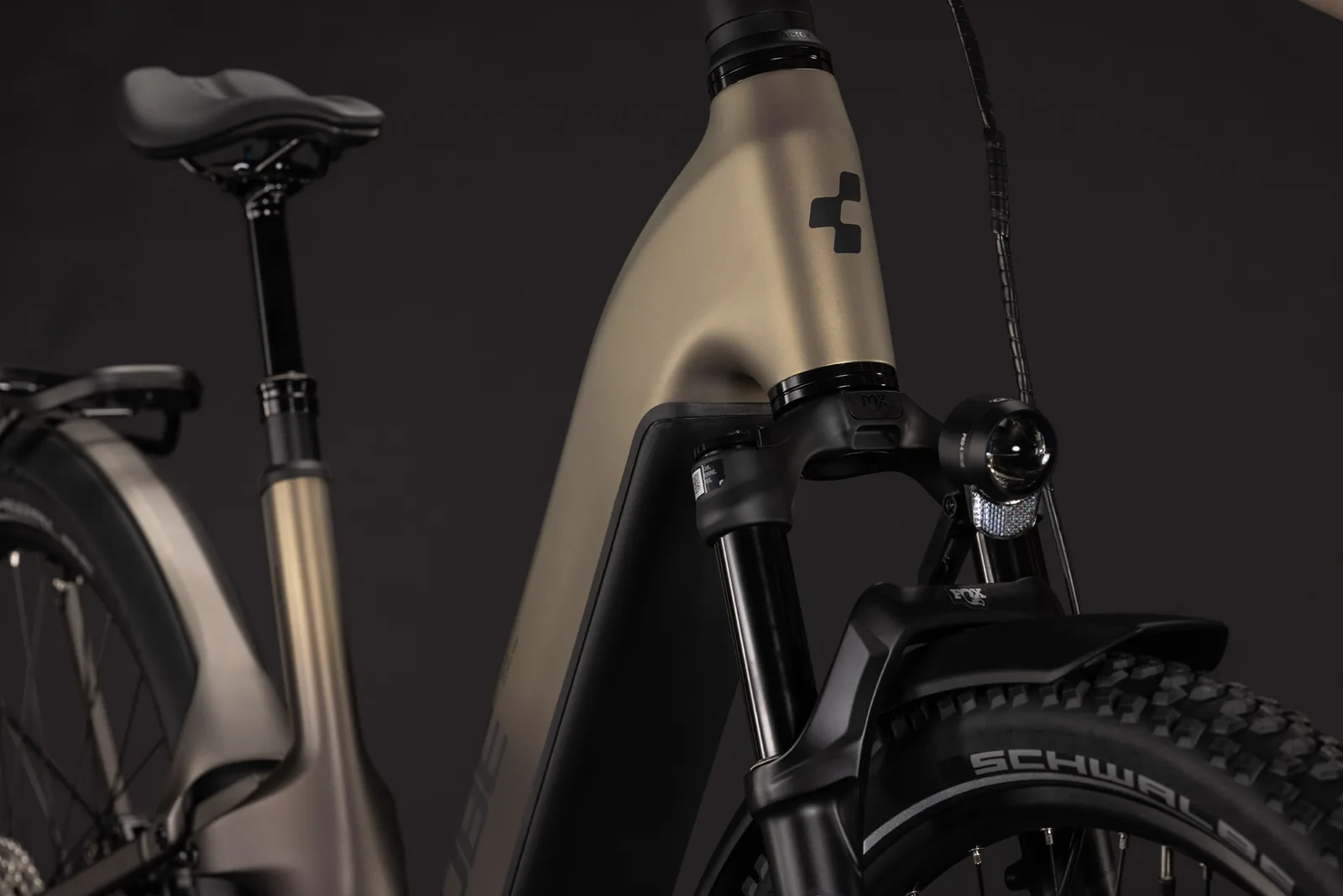 Cube Nuride Hybrid ONE11 HPC SLX 800 Wh goldenbrown´n´black – Bicicleta Eléctrica Trekking 2027 Cuadro abierto ebike.es Gran tienda de bicicletas eléctricas en España 9 Bicicleta eléctrica Cube Nuride Hybrid ONE11 HPC SLX 800 goldenbrown´n´black Cuadro abierto – detalle 7 | Ebike.es