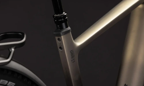 Bicicleta eléctrica Cube Nuride Hybrid ONE11 HPC SLX 800 goldenbrown´n´black Barra alta – detalle 3 | Ebike.es