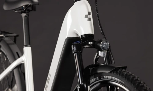 Bicicleta eléctrica Cube Nuride Hybrid Performance 720 metallicwhite´n´grey Cuadro abierto – detalle 5 | Ebike.es