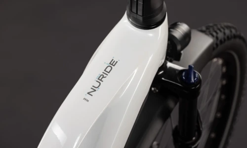 Bicicleta eléctrica Cube Nuride Hybrid Performance 720 metallicwhite´n´grey Cuadro semiabierto – detalle 1 | Ebike.es