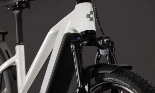 Bicicleta eléctrica Cube Nuride Hybrid Performance 720 metallicwhite´n´grey Cuadro semiabierto – detalle 4 | Ebike.es