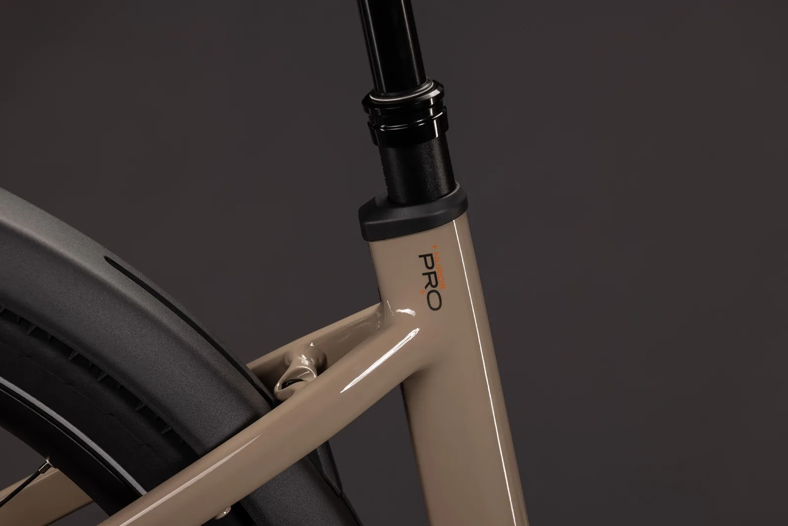 Cube Nuride Hybrid Pro 800 Wh cappuccino´n´black – Bicicleta Eléctrica Trekking 2027 Cuadro abierto ebike.es Gran tienda de bicicletas eléctricas en España 5 Bicicleta eléctrica Cube Nuride Hybrid Pro 800 cappuccino´n´black Cuadro abierto – detalle 3 | Ebike.es