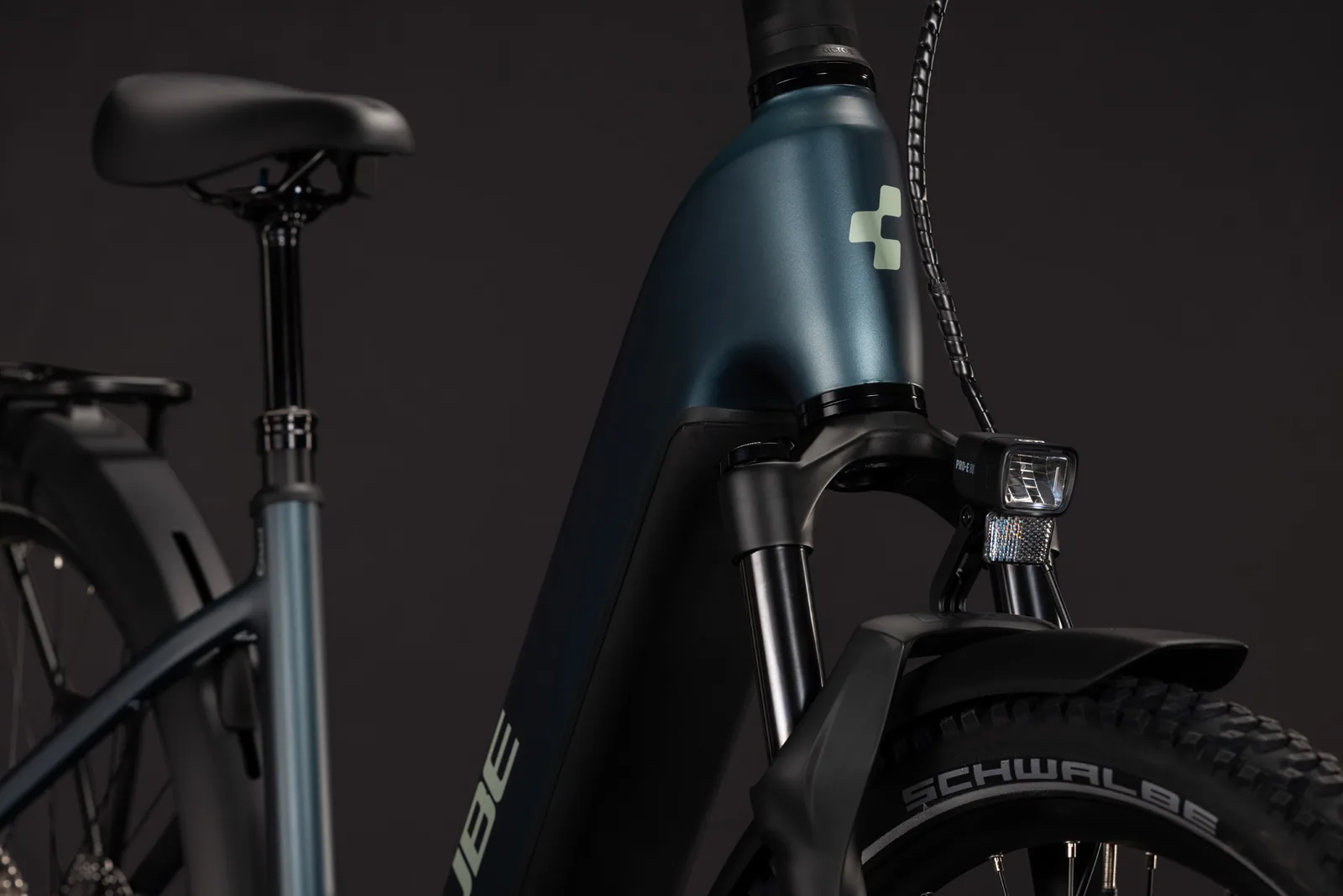 Cube Nuride Hybrid Pro 800 Wh deepteal´n´blue – Bicicleta Eléctrica Trekking 2027 Cuadro abierto ebike.es Gran tienda de bicicletas eléctricas en España 7 Bicicleta eléctrica Cube Nuride Hybrid Pro 800 deepteal´n´blue Cuadro abierto – detalle 5 | Ebike.es