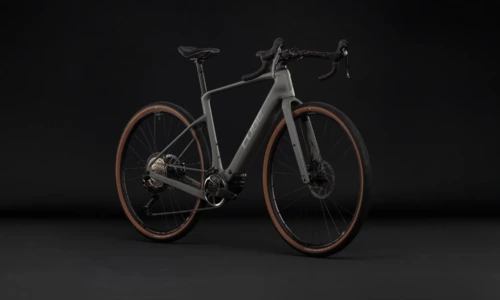 Bicicleta eléctrica Cube Nuroad Hybrid C:62 Race 400X oldgrey´n´grey – vista frontal | Ebike.es