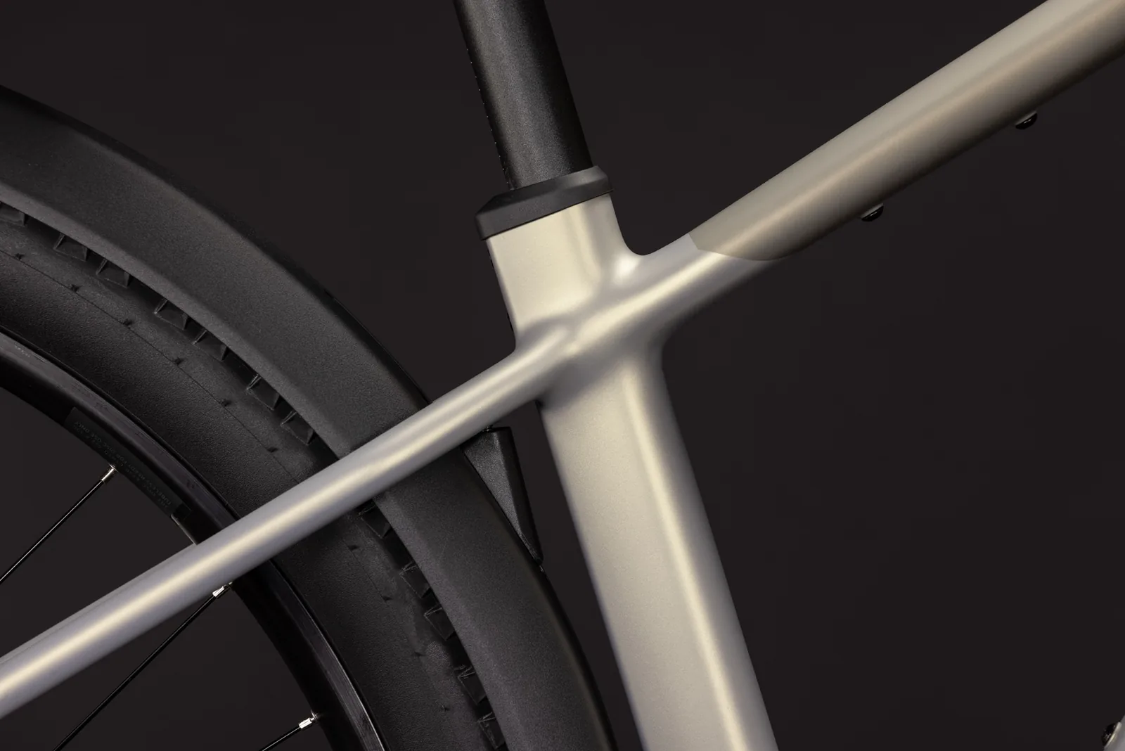 Cube Reaction Hybrid ONE 720 FE pearlsilver´n´chrome – Bicicleta Eléctrica de Montaña 2027 Barra alta ebike.es Gran tienda de bicicletas eléctricas en España 6 Bicicleta eléctrica Cube Reaction Hybrid ONE 720 FE pearlsilver´n´chrome Barra alta – detalle 4 | Ebike.es