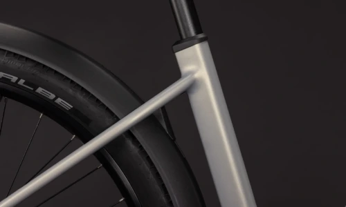 Bicicleta eléctrica Cube Reaction Hybrid ONE 720 FE pearlsilver´n´chrome Cuadro semiabierto – detalle 4 | Ebike.es