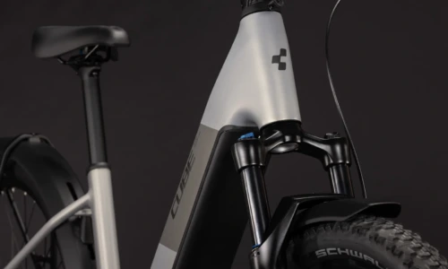 Bicicleta eléctrica Cube Reaction Hybrid ONE 720 FE pearlsilver´n´chrome Cuadro semiabierto – detalle 5 | Ebike.es