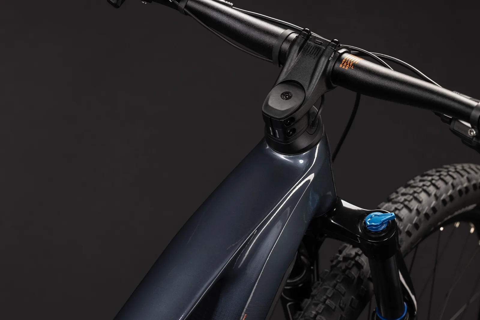 Cube Reaction Hybrid ONE 720 Wh oolonggrey´n´reflex – Bicicleta Eléctrica de Montaña 2027 Barra alta ebike.es Gran tienda de bicicletas eléctricas en España 3 Bicicleta eléctrica Cube Reaction Hybrid ONE 720 oolonggrey´n´reflex Barra alta – detalle 1 | Ebike.es