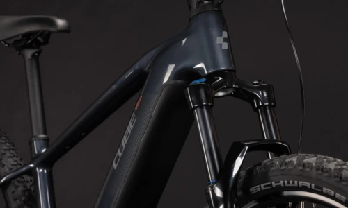 Cube Reaction Hybrid ONE 720 Wh oolonggrey´n´reflex – Bicicleta Eléctrica de Montaña 2027 Barra alta ebike.es Gran tienda de bicicletas eléctricas en España 16 Bicicleta eléctrica Cube Reaction Hybrid ONE 720 oolonggrey´n´reflex Barra alta – detalle 6 | Ebike.es