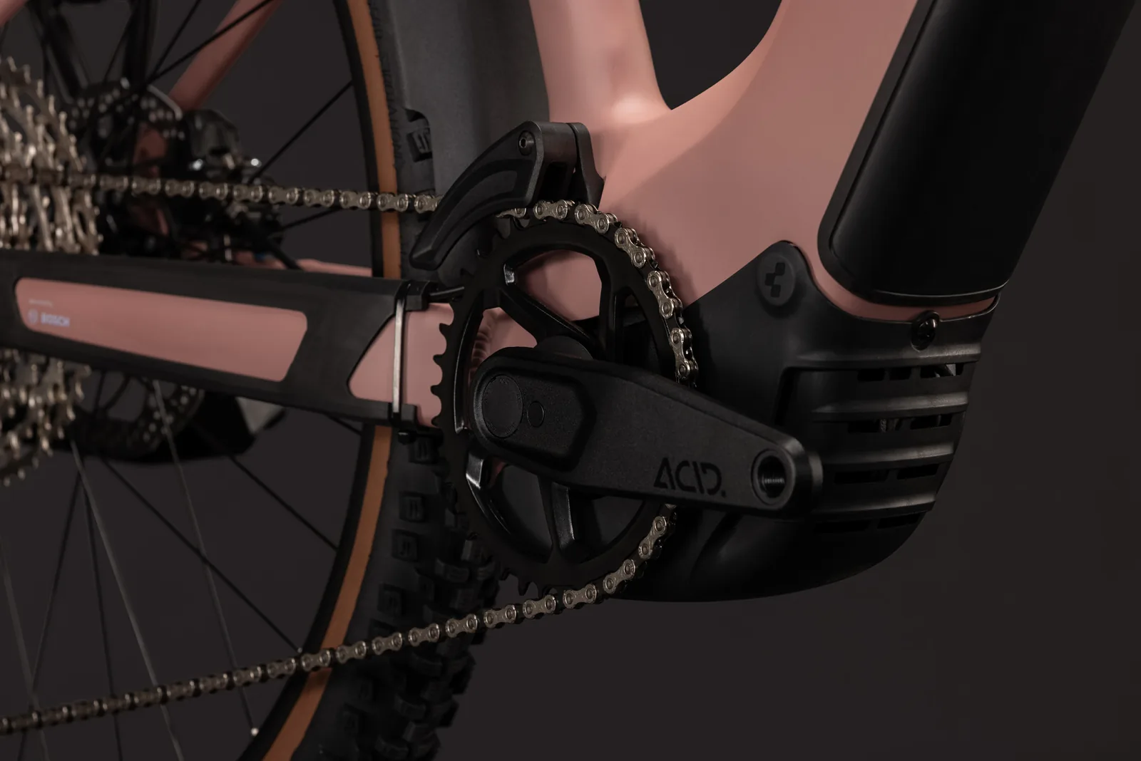 Cube Reaction Hybrid Performance 720 FE ruby´n´black – Bicicleta Eléctrica de Montaña 2027 Cuadro abierto ebike.es Gran tienda de bicicletas eléctricas en España 6 Bicicleta eléctrica Cube Reaction Hybrid Performance 720 FE ruby´n´black Cuadro abierto – detalle 4 | Ebike.es