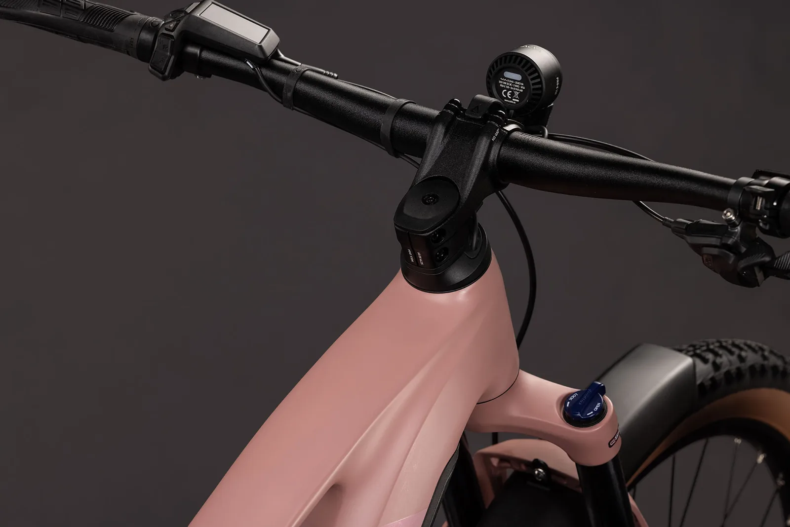Cube Reaction Hybrid Performance 720 FE ruby´n´black – Bicicleta Eléctrica de Montaña 2027 Barra alta ebike.es Gran tienda de bicicletas eléctricas en España 3 Bicicleta eléctrica Cube Reaction Hybrid Performance 720 FE ruby´n´black Barra alta – detalle 1 | Ebike.es