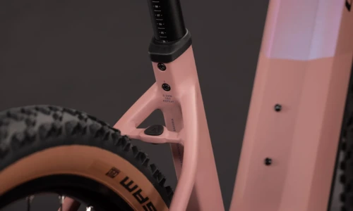 Bicicleta eléctrica Cube Reaction Hybrid Performance 720 ruby´n´black Cuadro abierto – detalle 4 | Ebike.es