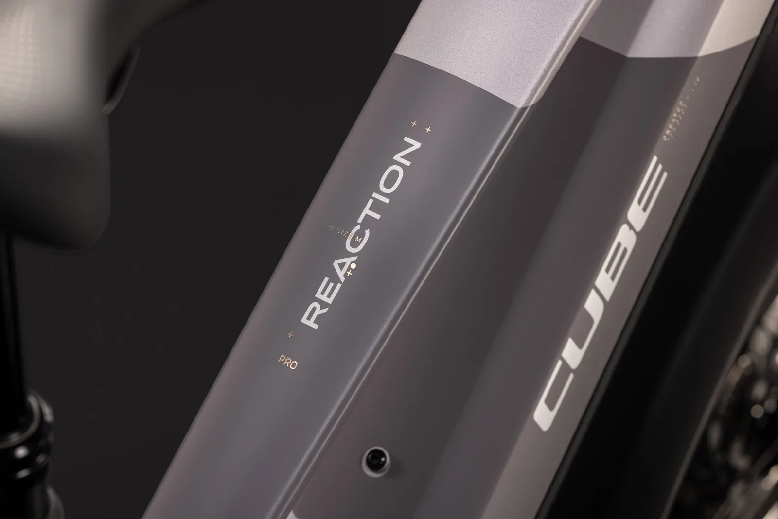 Cube Reaction Hybrid Pro 800 FE lilacbreeze´n´prizm – Bicicleta Eléctrica de Montaña 2027 Cuadro semiabierto ebike.es Gran tienda de bicicletas eléctricas en España 4 Bicicleta eléctrica Cube Reaction Hybrid Pro 800 FE lilacbreeze´n´prizm Cuadro semiabierto – detalle 2 | Ebike.es