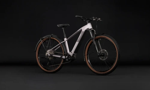 Bicicleta eléctrica Cube Reaction Hybrid Pro 800 FE lilacbreeze´n´prizm Barra alta – vista frontal | Ebike.es