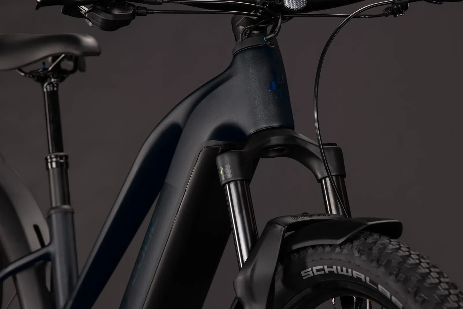 Cube Reaction Hybrid Pro 800 FE silverdust´n´prism – Bicicleta Eléctrica de Montaña 2027 Cuadro semiabierto ebike.es Gran tienda de bicicletas eléctricas en España 7 Bicicleta eléctrica Cube Reaction Hybrid Pro 800 FE silverdust´n´prism Cuadro semiabierto – detalle 5 | Ebike.es